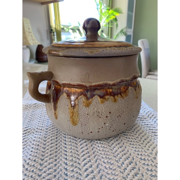 COPY - Rustic handmade pottery baker bowl with lid - Picture 6 of 16